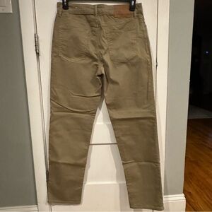 American Eagle Men’s Original Straight Tan Khaki 5-pocket Flex Pants!